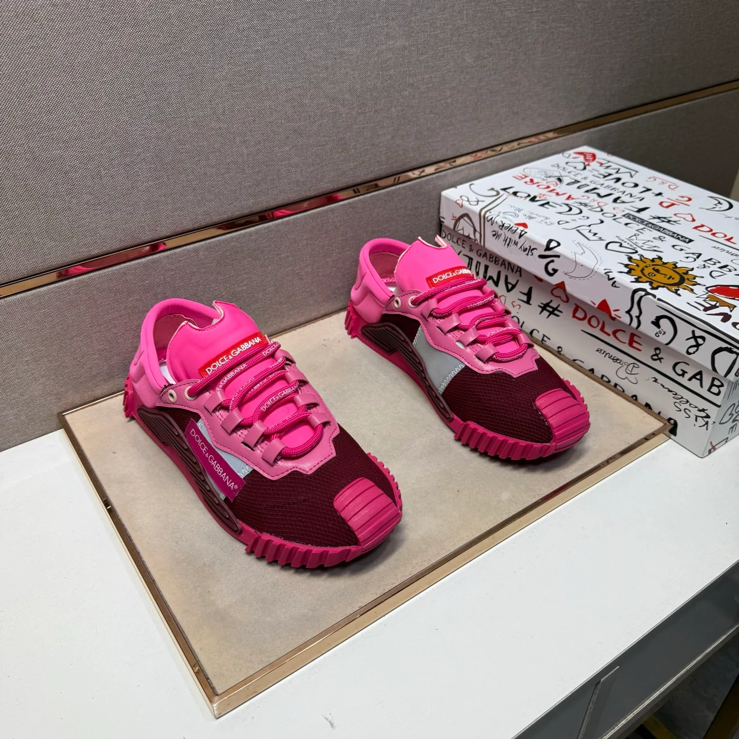 ⬛️Men's shoes 💰p440【DG～】couple casual shoes, on sale at the same time in 2025z cabinet 🔶Size: 35-44#️⃣ 🔷2 colors🔜The upper is made of multi-material splicing➕Mesh lining, comfortable and breathable, sole: original comfortable, wear-resistant and non-slip outsole, ⚠️Real 📱Photographed🎬The real thing is better📢📢📢